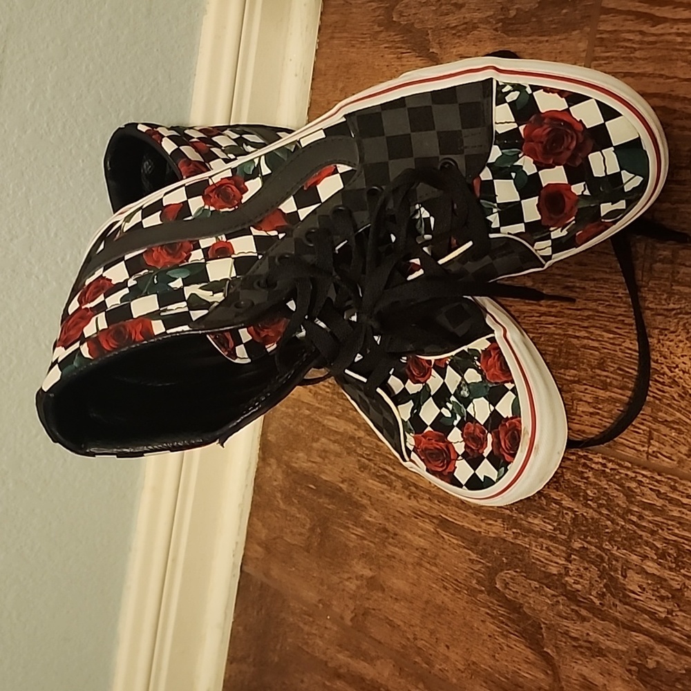 Custom Vans - Picture 2 of 4